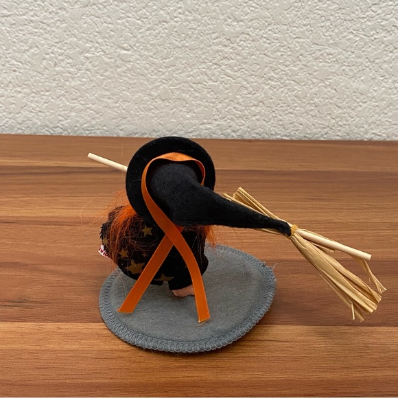 Vintage 1995 ANNALEE Doll Cheerful Witch Girl 5” Halloween Doll - Picture 6 of 12